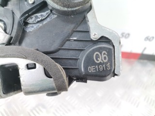 Замок двери передней правой, ориг. номер 6903002250, Q60E1913, Toyota Avensis 2008-2011