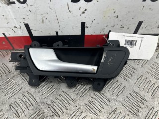 Ручка внутренняя передняя левая Audi A4 2007-2012