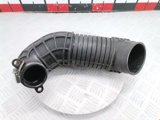 Патрубок воздушного фильтра Audi A4 2000-2006