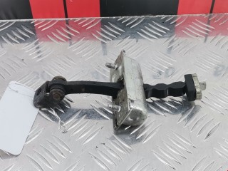 Ограничитель открывания двери передней, ориг. номер 13242975, Opel Corsa 2006-2011