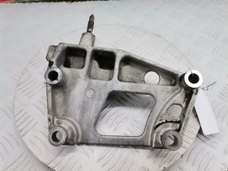Кронштейн двигателя, ориг. номер 11231AU400, Nissan X-Trail 2000-2004