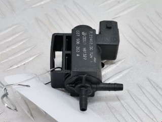 Клапан воздушный, ориг. номер 037906283A, 72240200, Audi A4 1994-1999