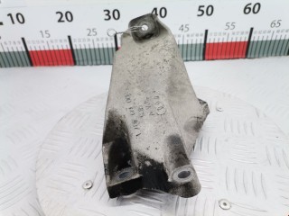 Кронштейн двигателя, ориг. номер 8D0199307L, 8D0199305, Volkswagen Passat 1996-2001