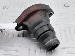 Фланец (тройник) системы охлаждения, ориг. номер 028121144Q, Volkswagen Passat 1996-2001