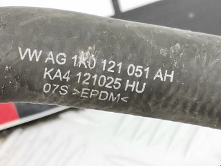 Патрубок радиатора, ориг. номер 1K0121070BR, Volkswagen Golf 2008-2012