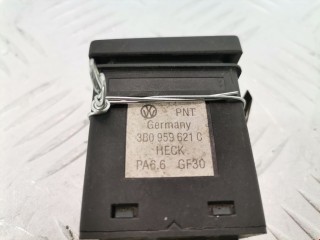Кнопка подогрева заднего стекла, ориг. номер 3B0959621C, Volkswagen Passat 1996-2001