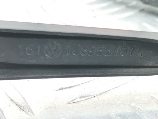 Щеткодержатель задний, ориг. номер 1J6955707A, Volkswagen Golf 1991-2000