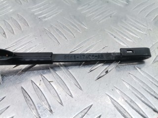 Щеткодержатель задний, ориг. номер 2S6117406AB, Ford Fiesta 1999-2002