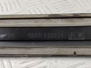 Молдинг двери передней правой, ориг. номер 98ABF20938AEW, Ford Focus 1998-2001