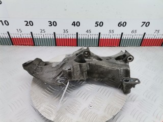 Кронштейн генератора, ориг. номер 8200669494, Nissan NV200 2009-2026