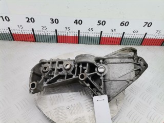 Кронштейн генератора, ориг. номер 8200669494, Nissan NV200 2009-2026
