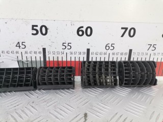 Дефлектор обдува салона, ориг. номер 893820957, Audi 80 1986-1992