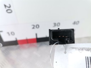 Кнопка открывания люка, ориг. номер 8484105010, Toyota Avensis 2003-2006