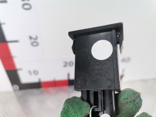 Кнопка открывания люка, ориг. номер 8484105010, Toyota Avensis 2003-2006