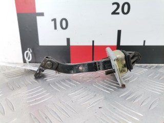 Ограничитель открывания двери передней, ориг. номер C10058270A, Mazda Premacy 1999-2001