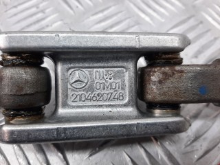 Рулевой карданчик, ориг. номер A2104620748, 2104620748, Mercedes C W203 2000-2004