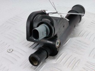 Фланец (тройник) системы охлаждения, ориг. номер 038121132G, Volkswagen Golf 2003-2009