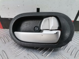 Ручка внутренняя передняя правая Mitsubishi Colt 2002-2012