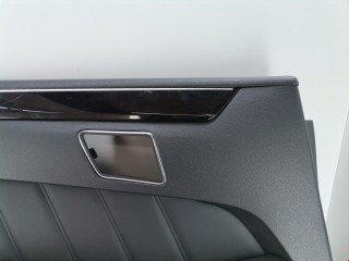 Обшивка двери задней левой (дверная карта), Mercedes E W212 2009-2013