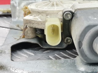 Стеклоподъемник передний правый, ориг. номер A9067200046, A9067200146RH, Mercedes Sprinter 2006-2014