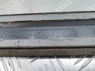 Молдинг двери передней левой, ориг. номер 98ABF20939, Ford Focus 1998-2001