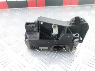 Замок двери передней левой, ориг. номер 24444015, Opel Astra 1994-2002