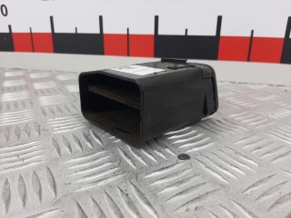 Дефлектор обдува салона, ориг. номер MB680919, MB604981, Mitsubishi Sigma 1990-1996