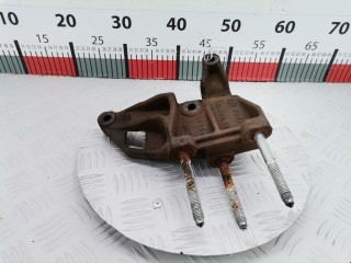 Кронштейн двигателя Opel Zafira 1999-2003