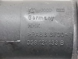 Фланец (тройник) системы охлаждения, ориг. номер 058121133B, 058121132, Volkswagen Passat 1996-2001