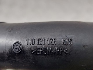Патрубок вентиляции картера, ориг. номер 1J0131128, Volkswagen Beetle 1997-2005