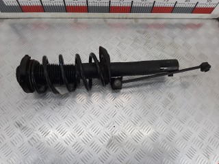 Стойка передняя правая Volkswagen Passat 2005-2010