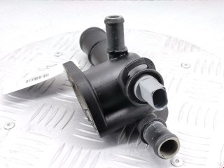 Фланец (тройник) системы охлаждения, ориг. номер 038121132D, Volkswagen Touran 2006-2010
