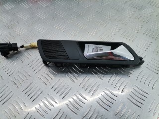 Ручка внутренняя задняя правая Volkswagen Passat 2005-2010