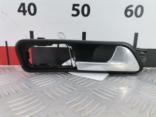Ручка внутренняя передняя правая Volkswagen Touran 2006-2010