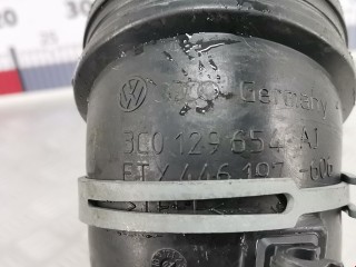 Патрубок воздушного фильтра, ориг. номер 3C0129654AJ, Volkswagen Passat 2005-2010