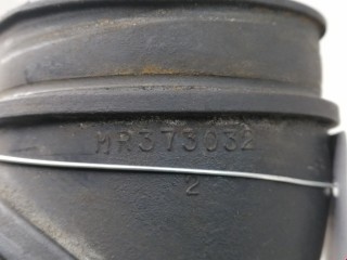 Патрубок воздушного фильтра, ориг. номер MR373032, Mitsubishi L200 1996-2005
