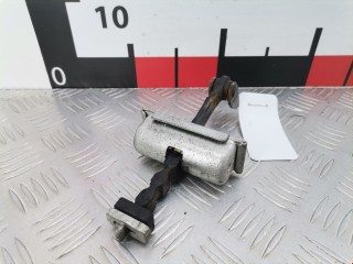 Ограничитель открывания двери передней, ориг. номер 13242975, Opel Corsa 2006-2011