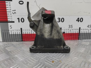 Кронштейн двигателя Audi A4 2000-2006