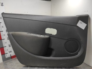 Обшивка двери передней левой (дверная карта) Renault Clio 2003-2013