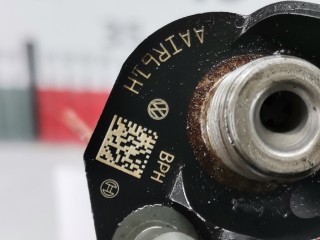 Форсунка, ориг. номер 0445116030, 03L130277, Volkswagen Golf 2003-2009