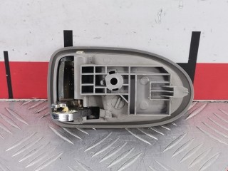 Ручка внутренняя задняя правая, ориг. номер C10068D61B, Mazda Premacy 1999-2001