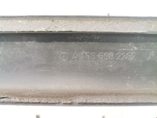 Молдинг двери передней правой, ориг. номер A1686982262, Mercedes A W168 1997-2001