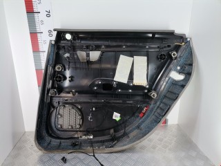 Обшивка двери задней левой (дверная карта) Audi A4 2000-2006