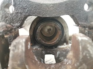 Суппорт задний левый, ориг. номер 4785042061, Toyota RAV4 2005-2008