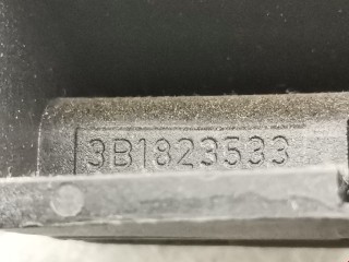 Ручка открывания капота, ориг. номер 3B1823533, Volkswagen Passat 2000-2005