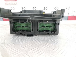 Блок предохранителей, ориг. номер 04692114AC, Jeep Commander 2005-2010