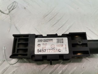 Датчик удара, ориг. номер 04671779AC, Jeep Commander 2005-2010