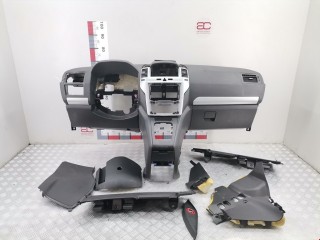 Панель передняя салона (торпедо) Opel Zafira 2003-2006