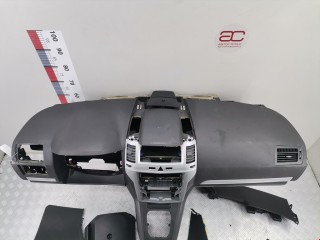Панель передняя салона (торпедо), ориг. номер 13206043, Opel Zafira 2003-2006