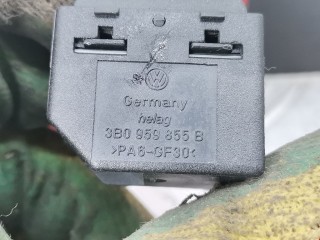 Кнопка стеклоподъемника, ориг. номер 3B0959855B, Volkswagen Passat 1996-2001